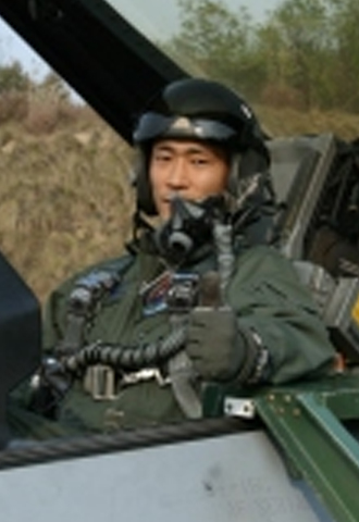 대위 김재민(공사 44기, KF-16)