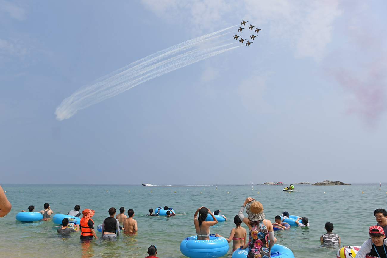 경포 여름바다축제 축하비행 첨부 이미지